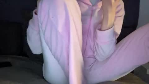 Snapshot of chase_vicky chatting on 3, 5, 2026 Vicky online show from 3, 5, 2026