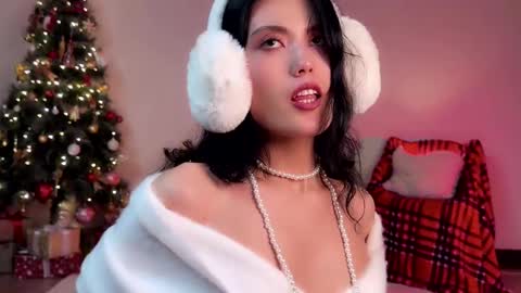 JASMINE   usually going live about 2 am UTC  online show from 23, 12, 2024