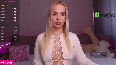 Snapshot of chatur_babes_ chatting on 27, 2, 2025 Im Elya inst Elya Elfie online show from 27, 2, 2025