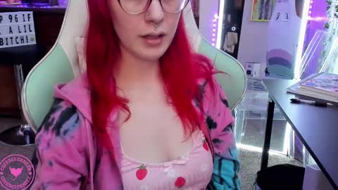 Candy Cuntress CheeTHIS CAM IS NON NUDE online show from 21, 2, 2025