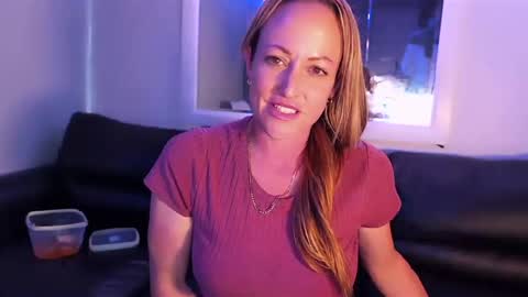 Snapshot of chelseelynn chatting on 6, 1, 2026 chelsee lynn online show from 6, 1, 2026