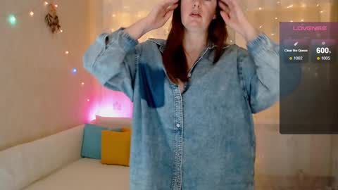 Snapshot of chelsey_rayne chatting on 4, 1, 2025 Instagram faroffland online show from 4, 1, 2025