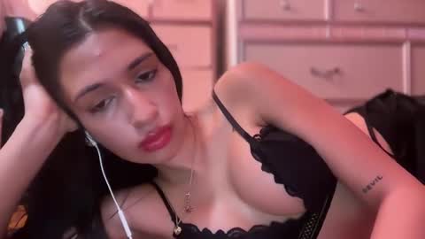Snapshot of cherliecarmen chatting on 12, 3, 2025 cherliecarmen online show from 12, 3, 2025