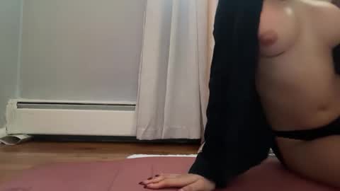 Snapshot of cherliecarmen chatting on 15, 11, 2025 cherliecarmen online show from 15, 11, 2025