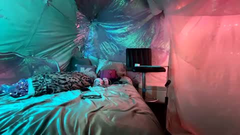 cherrieamaretto online show from 10, 9, 2025