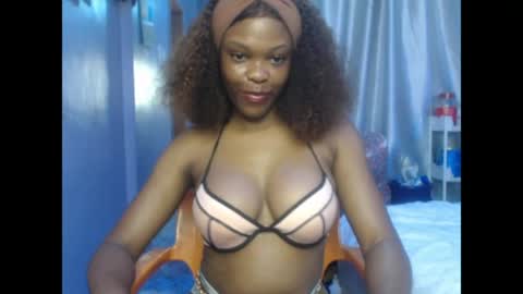 Snapshot of cherry_xchaos chatting on 14, 5, 2026 Sophie online show from 14, 5, 2026