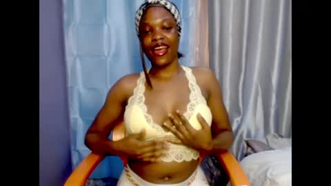 Snapshot of cherry_xchaos chatting on 8, 6, 2026 Sophie online show from 8, 6, 2026