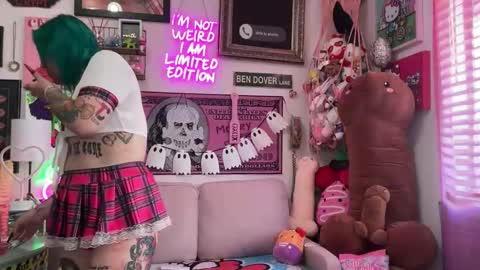 CherryBombBomb online show from 24, 10, 2025