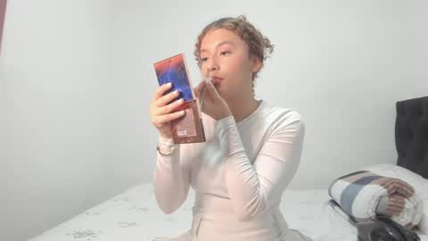 cherryblossom_23 online show from 6, 4, 2026