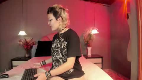 Snapshot of cherryblow_ chatting on 21, 10, 2025 Cherry Glow online show from 21, 10, 2025