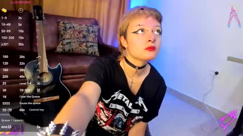 Snapshot of cherryblow_ chatting on 12, 11, 2025 Cherry Glow online show from 12, 11, 2025