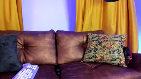 Snapshot of cherryblow_ chatting on 14, 11, 2025 Cherry Glow online show from 14, 11, 2025