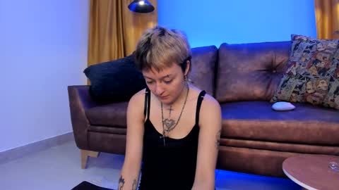 Snapshot of cherryblow_ chatting on 20, 11, 2025 Cherry Glow online show from 20, 11, 2025
