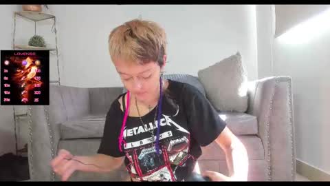 Snapshot of cherryblow_ chatting on 23, 11, 2025 Cherry Glow online show from 23, 11, 2025