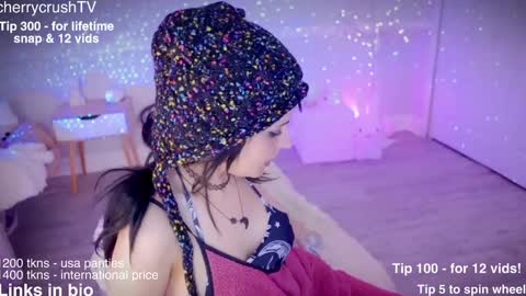 Cherry Crush  online show from 24, 9, 2025