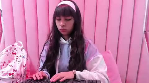 cherrysweetl_ online show from 20, 6, 2026