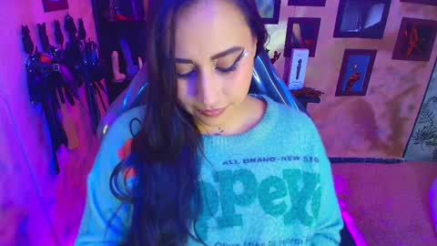 Snapshot of cherryy_bombshelll chatting on 6, 10, 2025 cherry online show from 6, 10, 2025