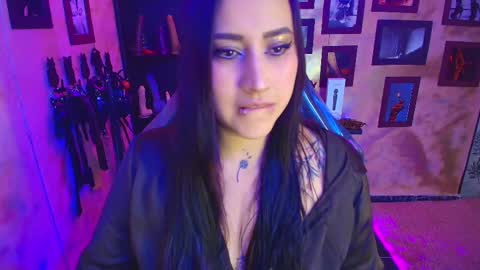 Snapshot of cherryy_bombshelll chatting on 11, 10, 2025 cherry online show from 11, 10, 2025