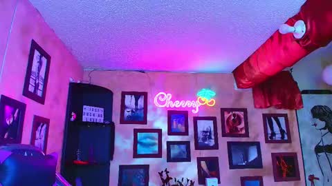 Snapshot of cherryy_bombshelll chatting on 24, 10, 2025 cherry online show from 24, 10, 2025