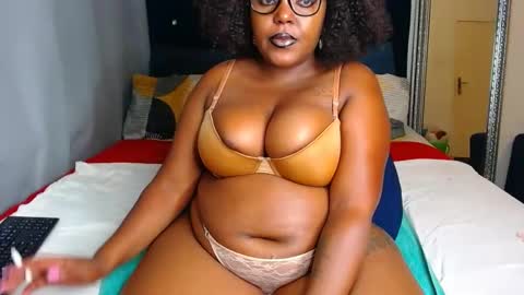 Snapshot of cherryyummy69 chatting on 18, 12, 2024 cherryyummy69 online show from 18, 12, 2024