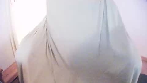 Snapshot of cheslongss chatting on 28, 2, 2025 Ches Long online show from 28, 2, 2025