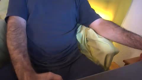 Snapshot of cheslongss chatting on 11, 10, 2025 Ches Long online show from 11, 10, 2025