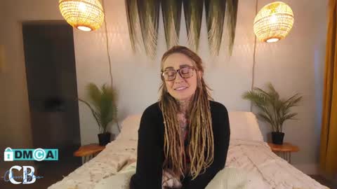 Chevi Blue online show from 24, 1, 2025