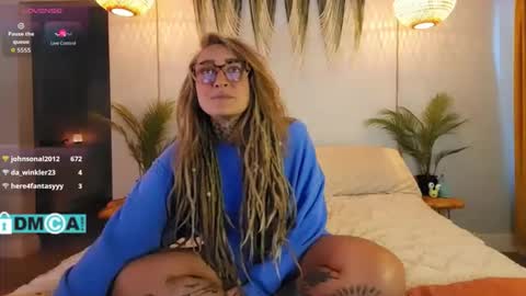 Chevi Blue online show from 20, 10, 2025