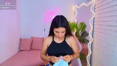 Snapshot of chiara_tay chatting on 5, 3, 2025 Chiara online show from 5, 3, 2025