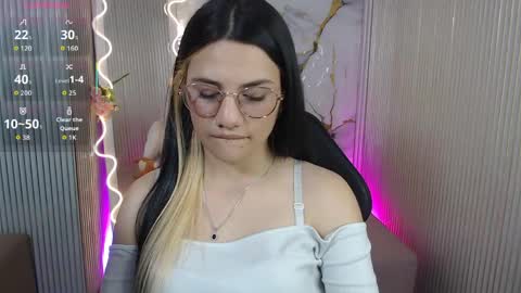 Snapshot of chiara_tay chatting on 8, 5, 2026 Chiara online show from 8, 5, 2026