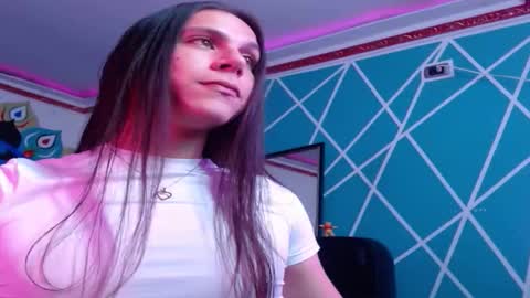 chico_explosivo online show from 9, 3, 2026