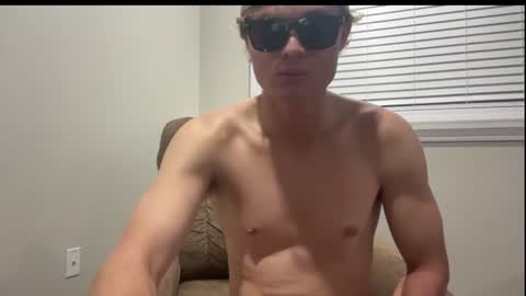 chill_fit_guy online show from 8, 8, 2026