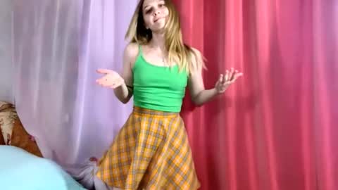 Snapshot of chill_velvet chatting on 11, 9, 2025 Sasha online show from 11, 9, 2025