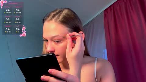 Snapshot of chill_velvet chatting on 28, 11, 2025 Sasha online show from 28, 11, 2025