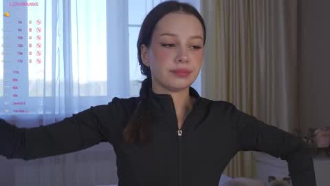 Nicole online show from 10, 9, 2025