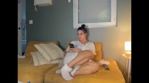 Snapshot of chillwithcamii chatting on 17, 10, 2025 yoursensualparadise online show from 17, 10, 2025
