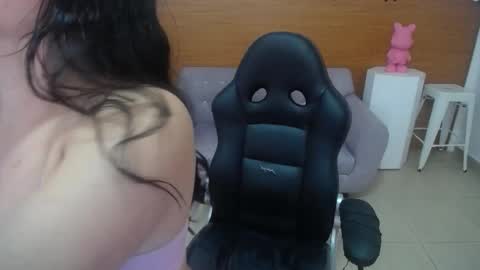 Snapshot of chinatsu_t chatting on 16, 11, 2025 Kelly online show from 16, 11, 2025