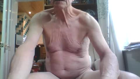 chipper341596 online show from 11, 4, 2026