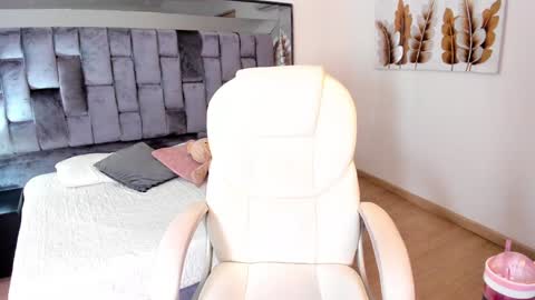 Chloe online show from 24, 1, 2025