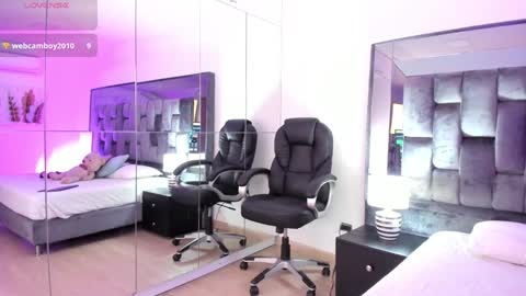 Chloe online show from 5, 2, 2025