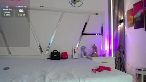 Chloe  online show from 16, 4, 2026