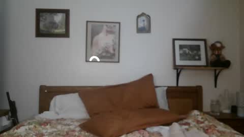 chloe and dic online show from 18, 2, 2025