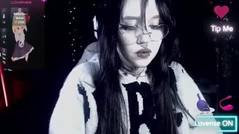 Snapshot of chloe_crystall_killer chatting on 16, 11, 2025 chloe_crystall_killer online show from 16, 11, 2025