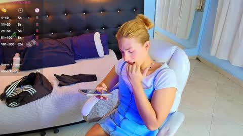 Snapshot of chloe_goddes chatting on 13, 12, 2024 CHLOE online show from 13, 12, 2024