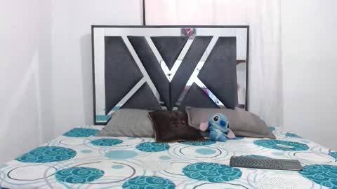 Chloe and Danna online show from 15, 3, 2026