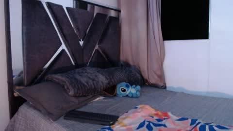 Snapshot of chloe_hotx chatting on 6, 5, 2026 Chloe and Danna online show from 6, 5, 2026