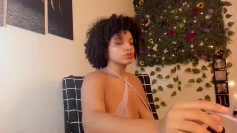 Snapshot of chloe_kisses chatting on 14, 10, 2025 chloe_kisses online show from 14, 10, 2025
