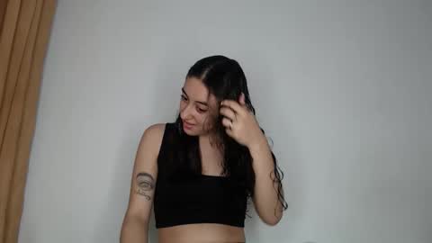 Chloe  online show from 25, 9, 2025