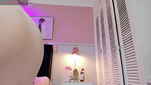   online show from 25, 10, 2025