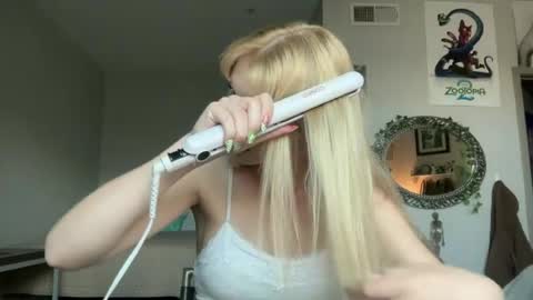 Chloe  online show from 19, 6, 2026